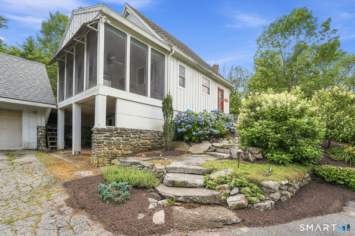 496 Center Road