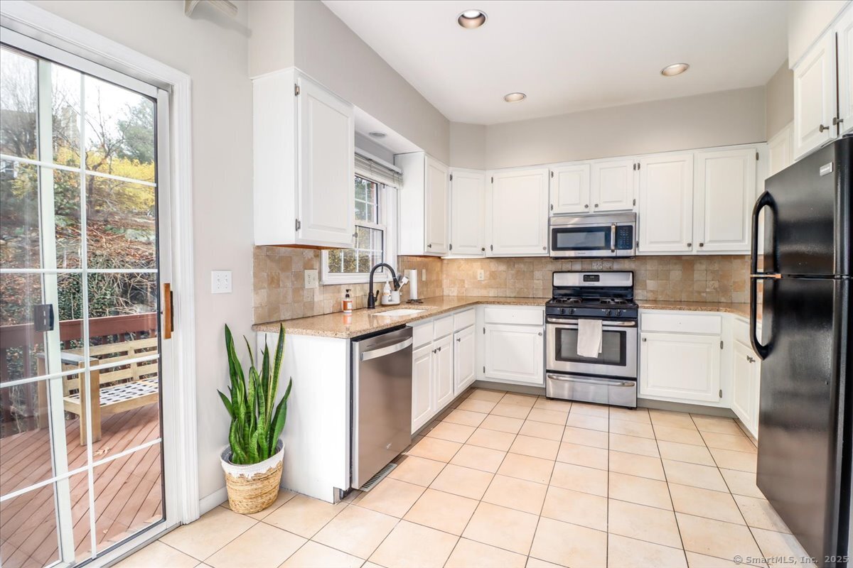 14 Kingswood Drive #14, Bethel, Connecticut image 11