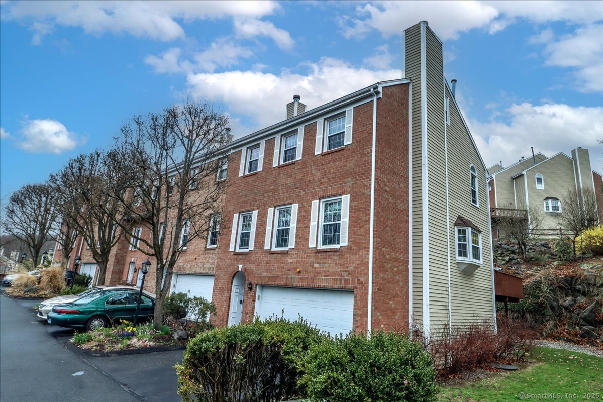 14 Kingswood Drive #14, Bethel, Connecticut image 2
