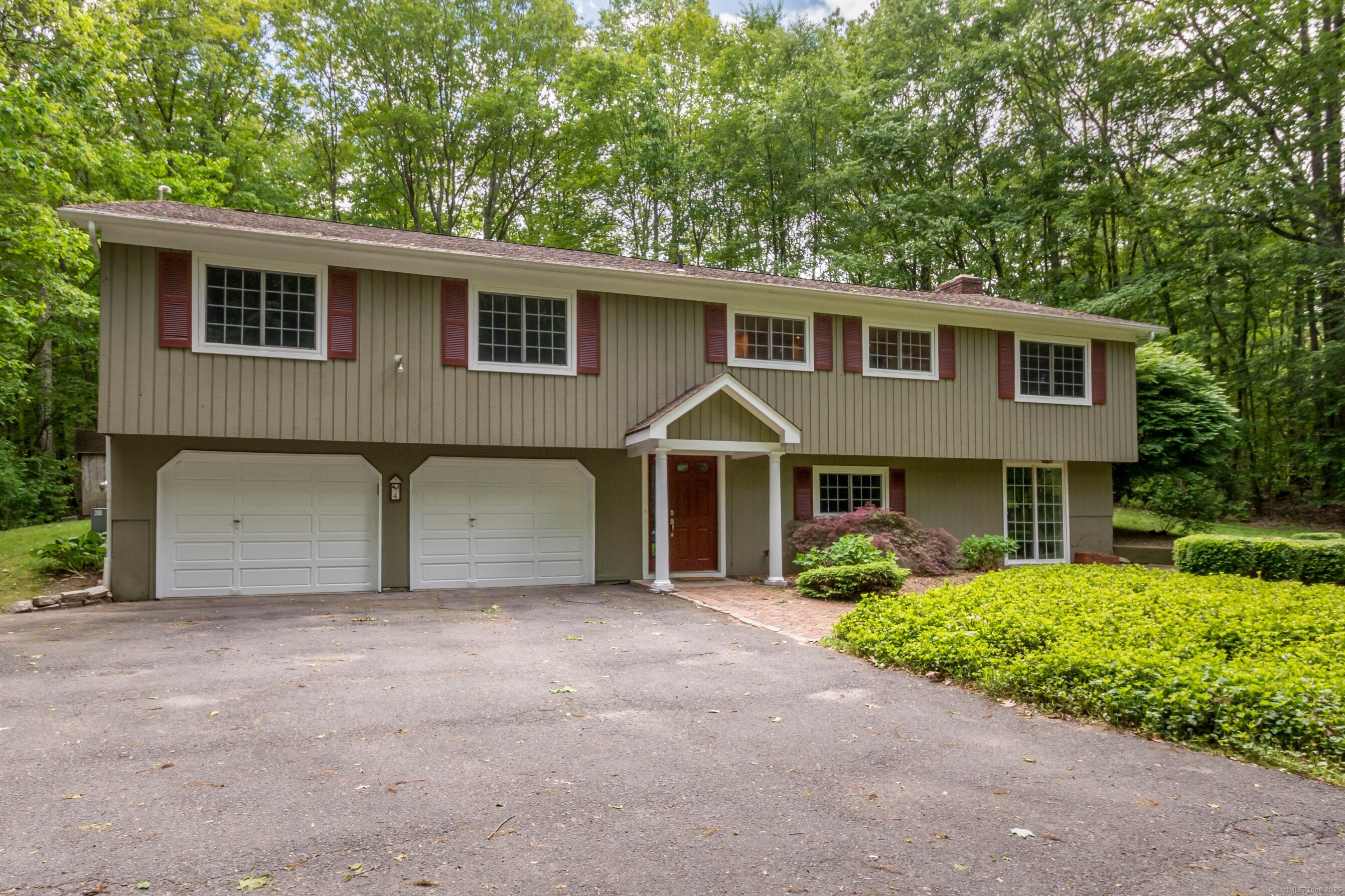 4 Leopard Drive, Newtown, Connecticut image 3