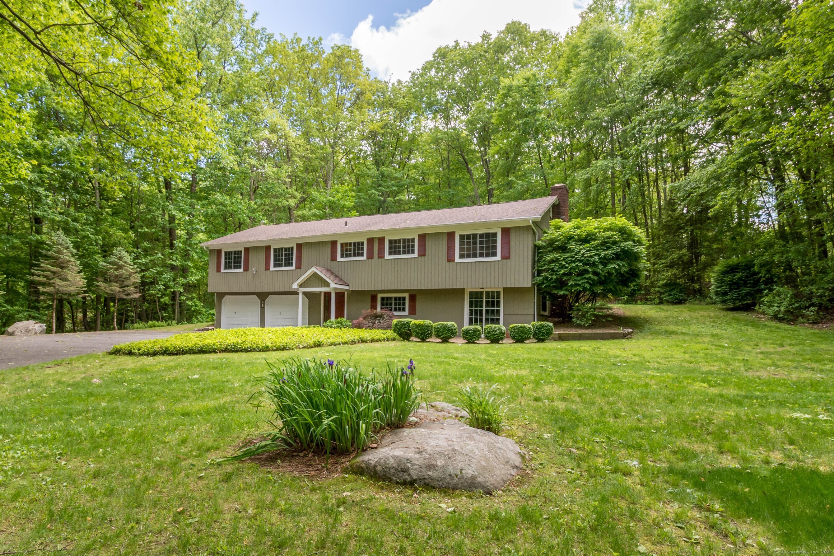 4 Leopard Drive, Newtown, Connecticut image 1