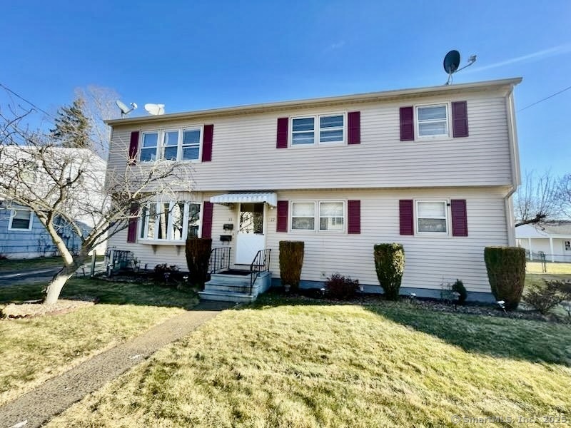 Elizabeth Ann Drive, New Haven, Connecticut - 3 Bedrooms  
1 Bathrooms  
5 Rooms - 