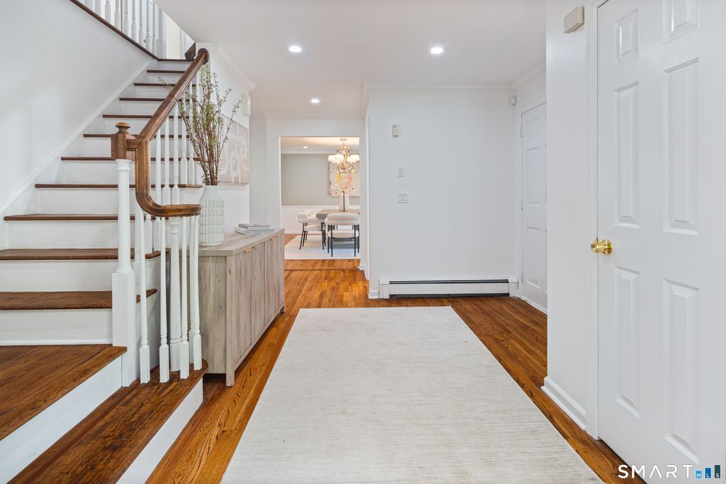 Photo of 171 Proprietors Crossing, New Canaan, CT 06840 (MLS # 24169441)