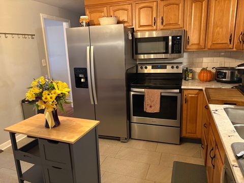 Tiny photo for 4 Thompson Court, Vernon, CT 06066 (MLS # 24133716)