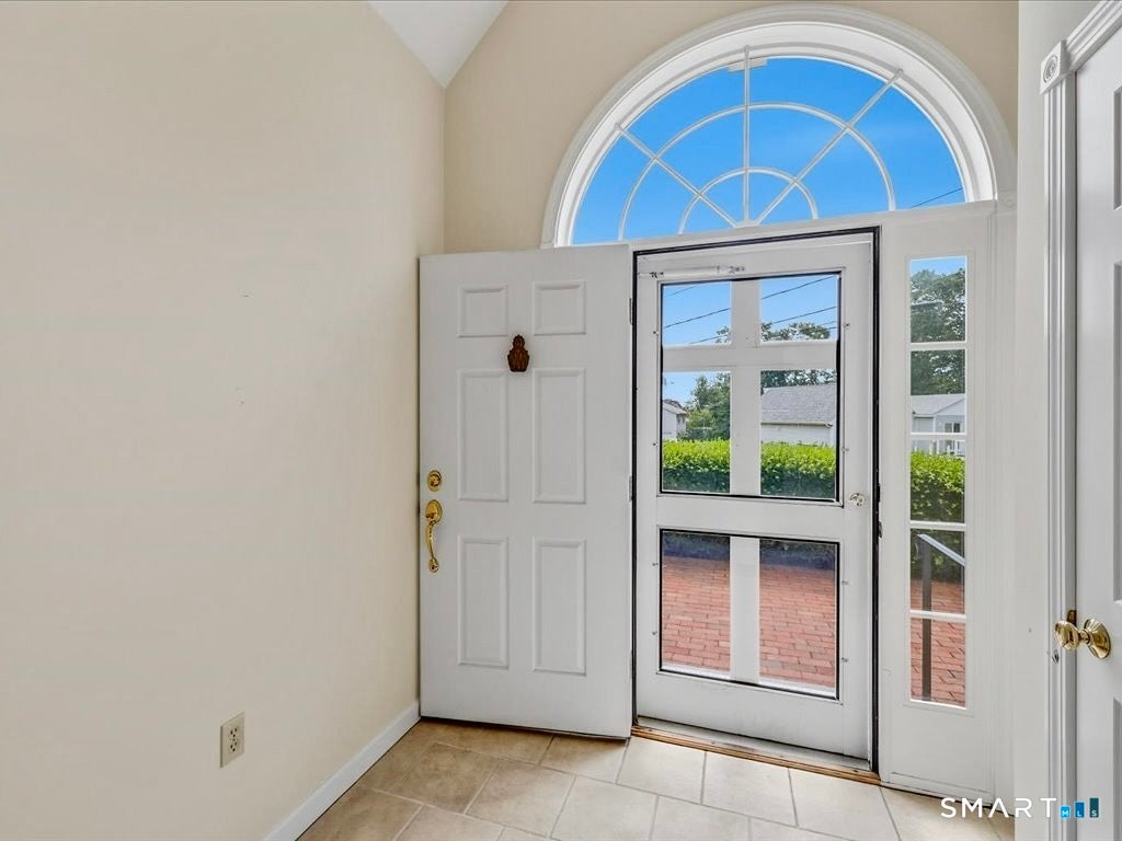 2 Brocketts Lane