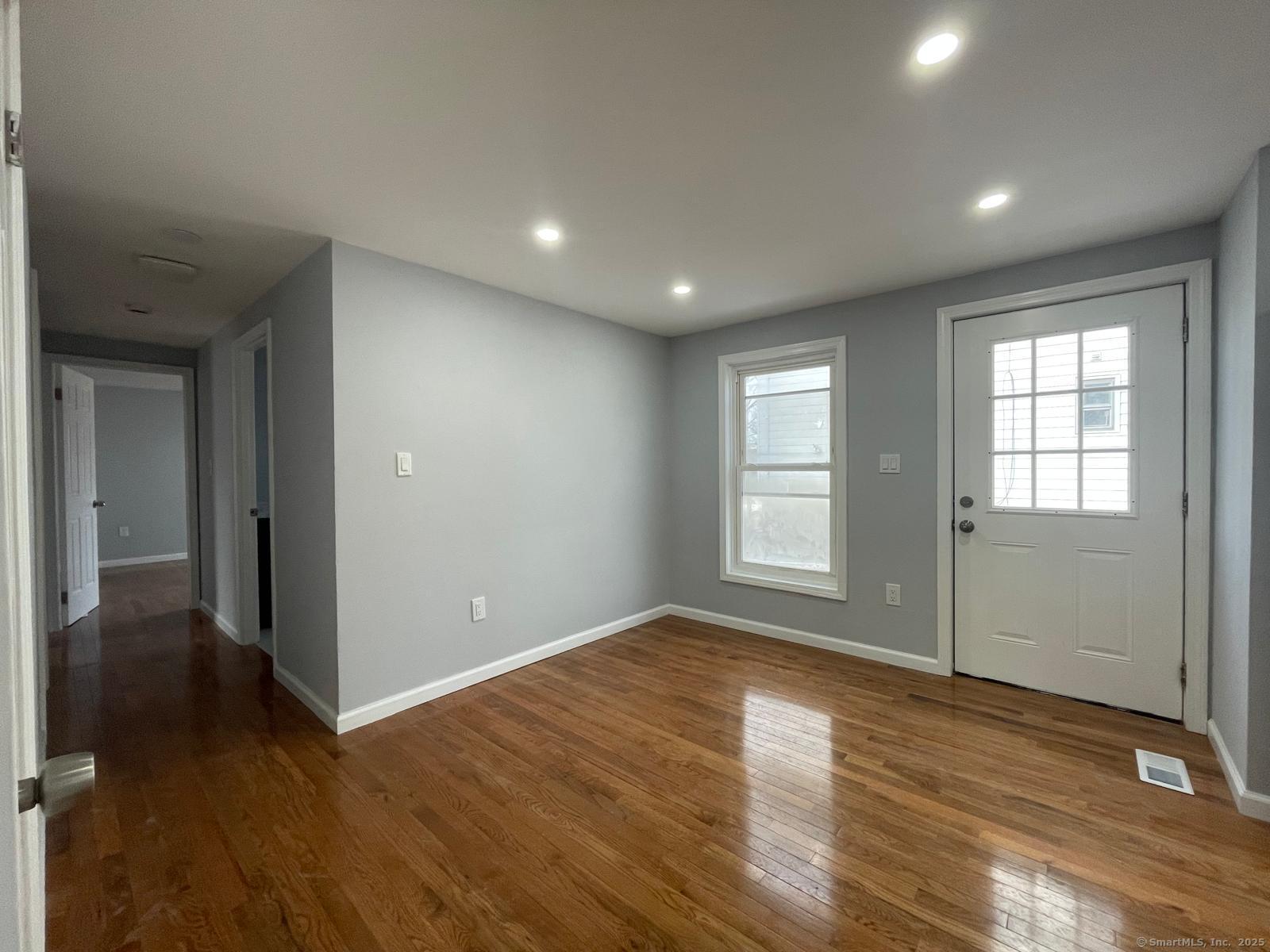 23 Sarsfield Street, Waterbury, Connecticut image 2