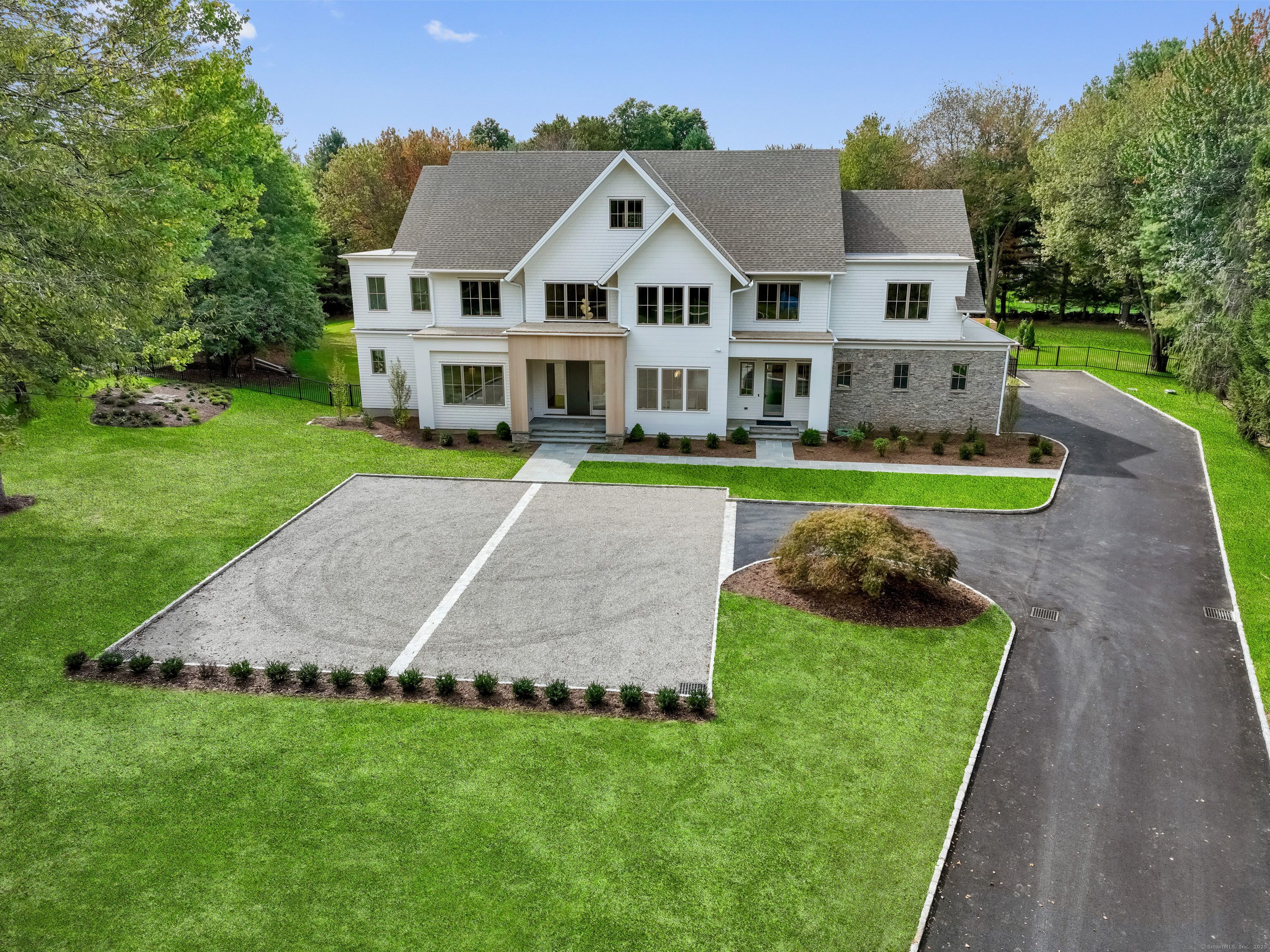 7 Roshab Lane