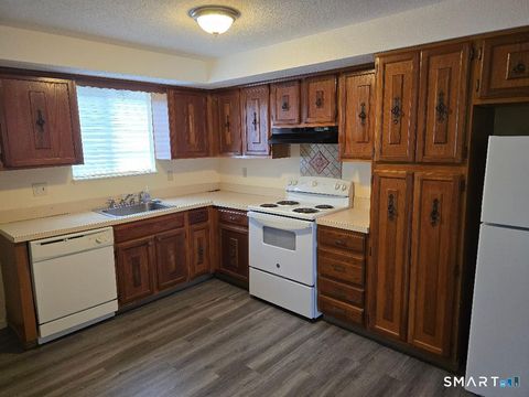 Tiny photo for 100 Mark Lane #B6, Waterbury, CT 06704 (MLS # 24163582)