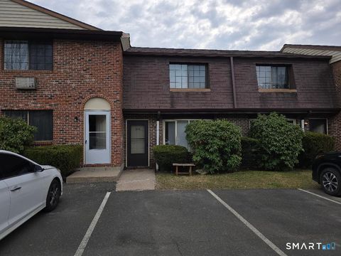 Photo of 100 Mark Lane #B6, Waterbury, CT 06704 (MLS # 24163582)