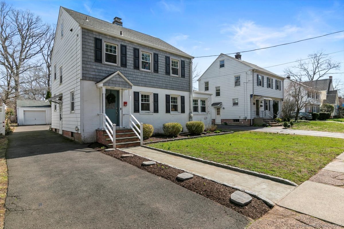 Property for Sale at Treadwell Street, Hamden, Connecticut - Bedrooms: 3 
Bathrooms: 2 
Rooms: 6  - $450,000