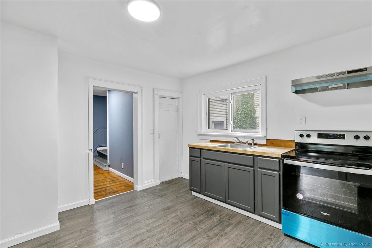 296 Laurel Hill Avenue, Norwich, Connecticut image 11