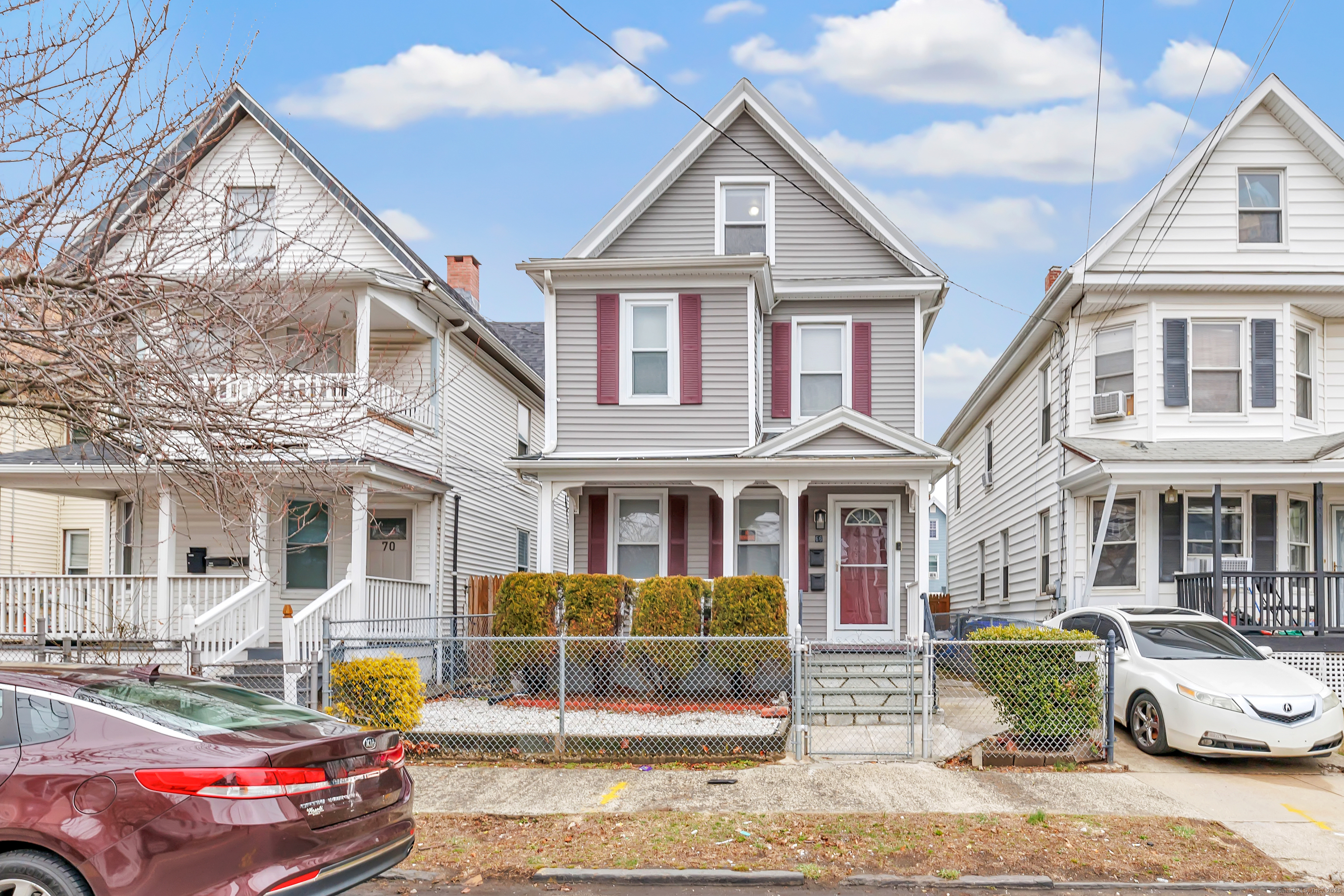 Rental Property at Clinton Avenue 2nd Floor, Bridgeport, Connecticut - Bedrooms: 3 
Bathrooms: 2 
Rooms: 7  - $2,000 MO.