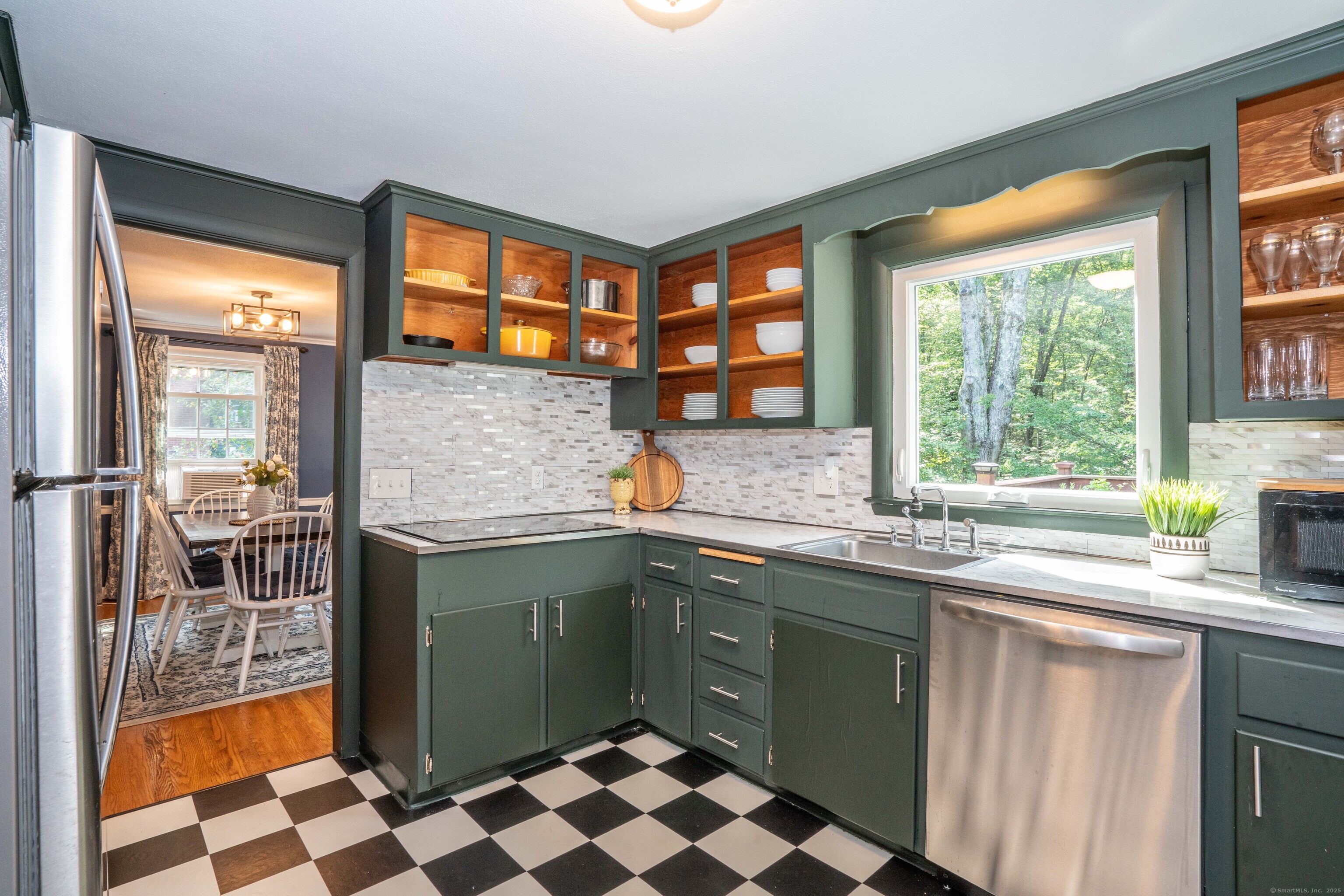 Glastonbury, Connecticut 06033, United States, 4 Bedrooms Bedrooms, ,2 BathroomsBathrooms,Residential,Active,190537