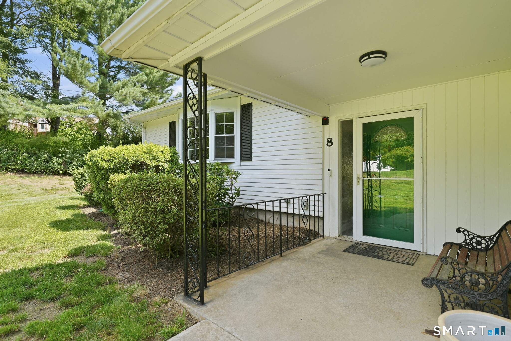8 Lionel Drive