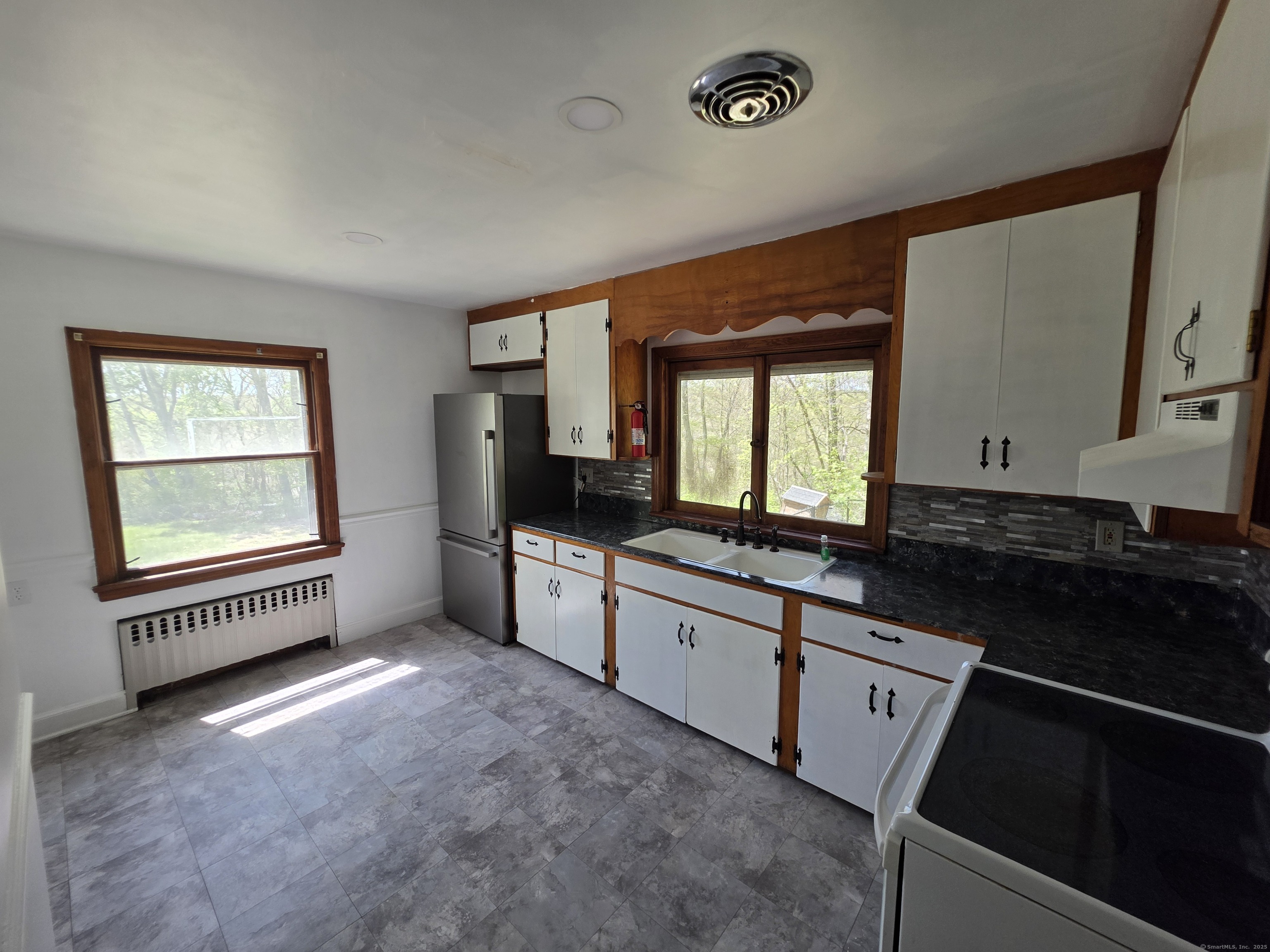 861 Chesterfield Road, Montville, Connecticut image 12