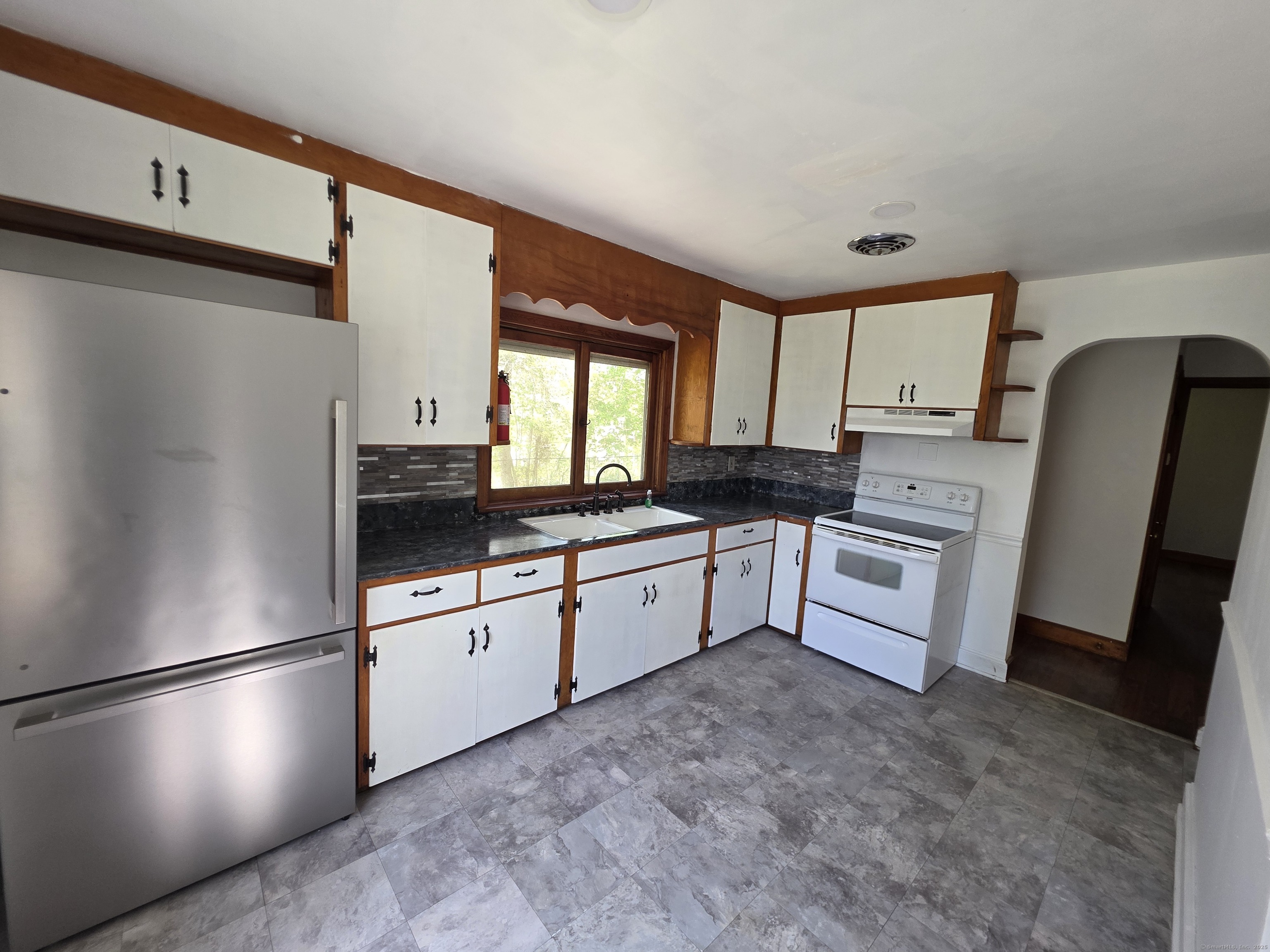 861 Chesterfield Road, Montville, Connecticut image 11