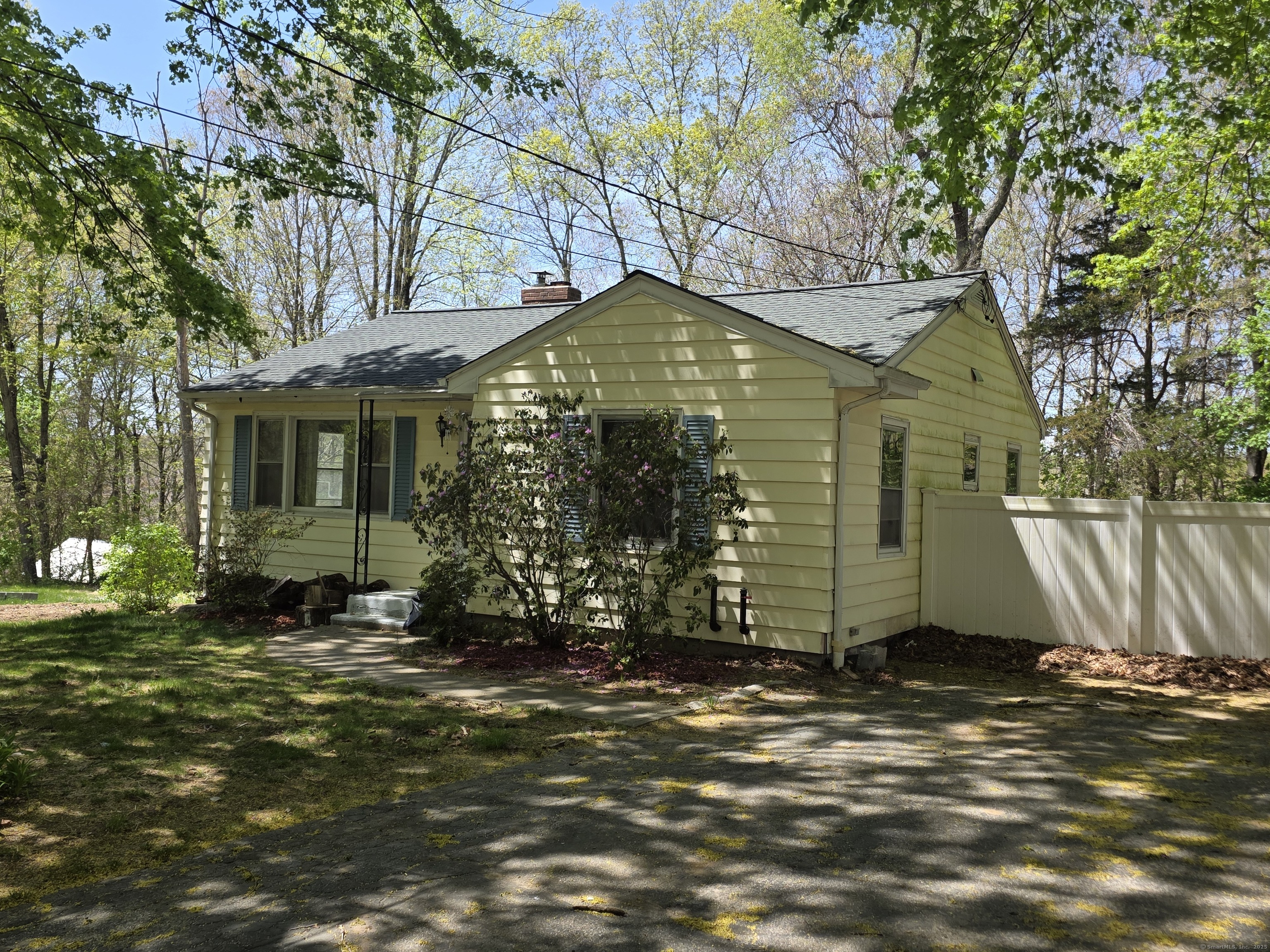 861 Chesterfield Road, Montville, Connecticut image 1