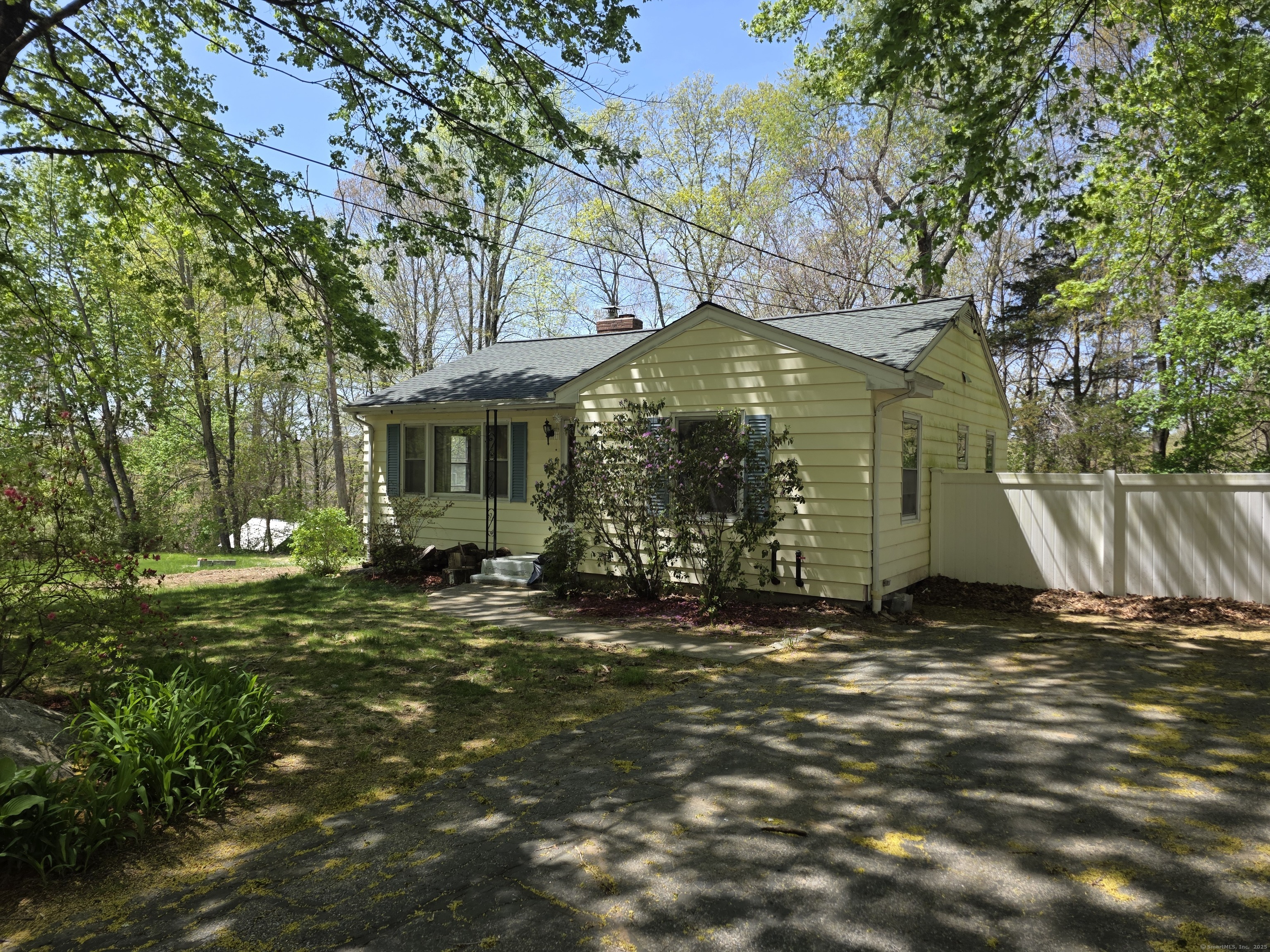 861 Chesterfield Road, Montville, Connecticut image 4