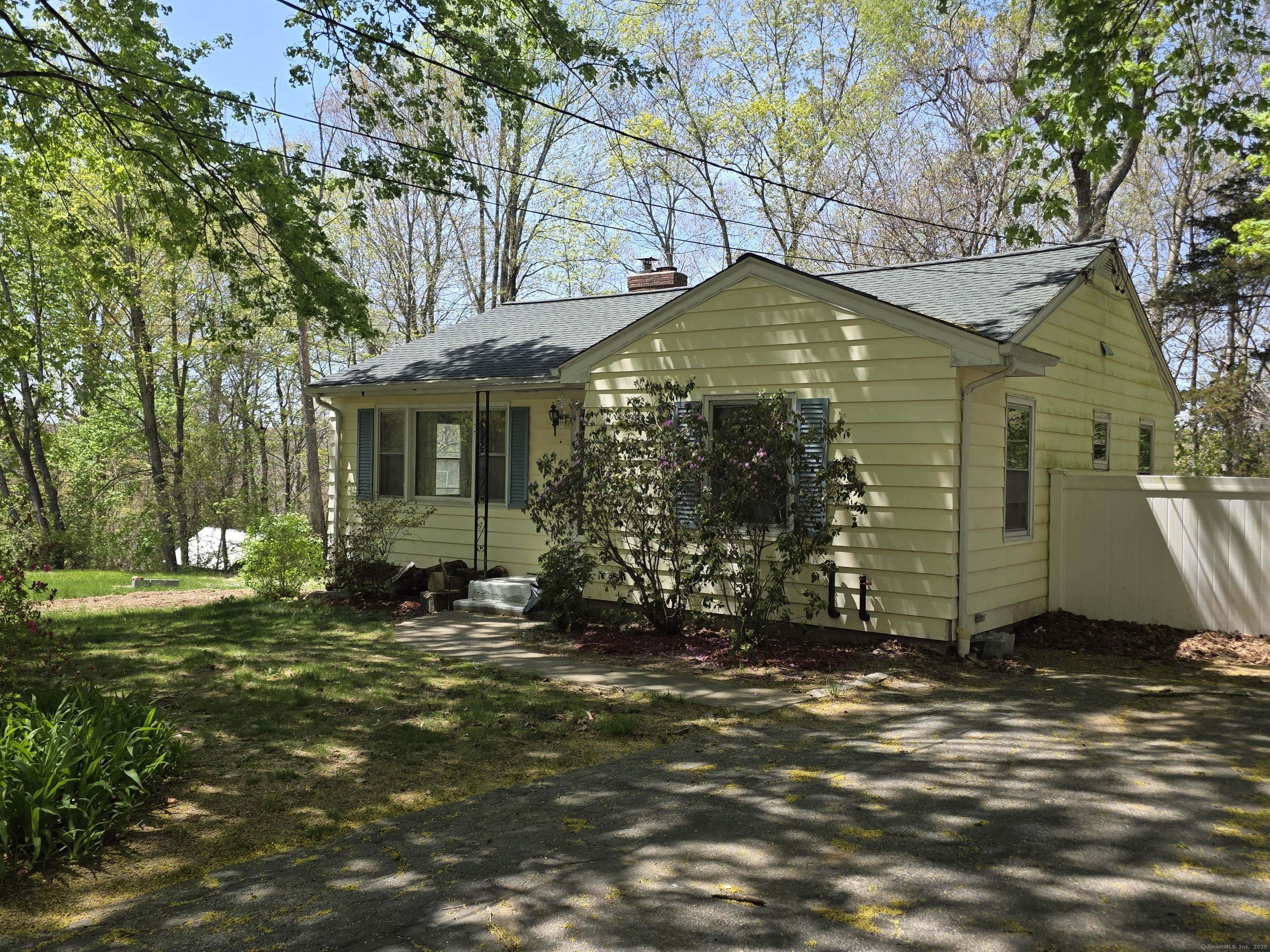 861 Chesterfield Road, Montville, Connecticut image 3