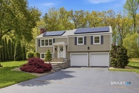 Photo of 3 Ledgewood Drive, Farmington, CT 06032 (MLS # 24172707)