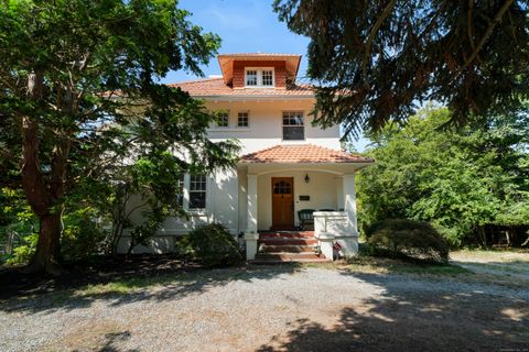 845 Ocean Avenue New London CT 06320