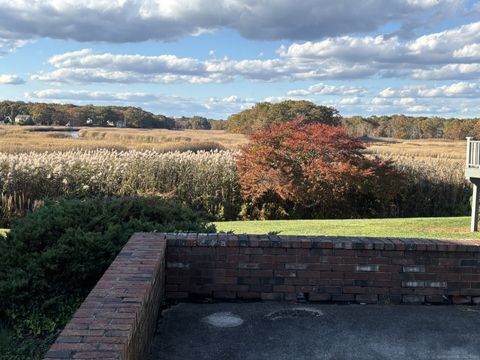 Tiny photo for 28 Aylesbury Circle #28, Madison, CT 06443 (MLS # 24135115)