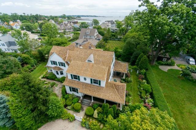 Photo 1 of 4 Middle Way, Greenwich, Connecticut, $4,400,000, Web #: 99036513