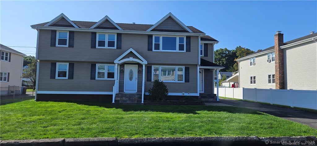 Oakland Avenue, New Britain, Connecticut - 3 Bedrooms  
1 Bathrooms  
5 Rooms - 