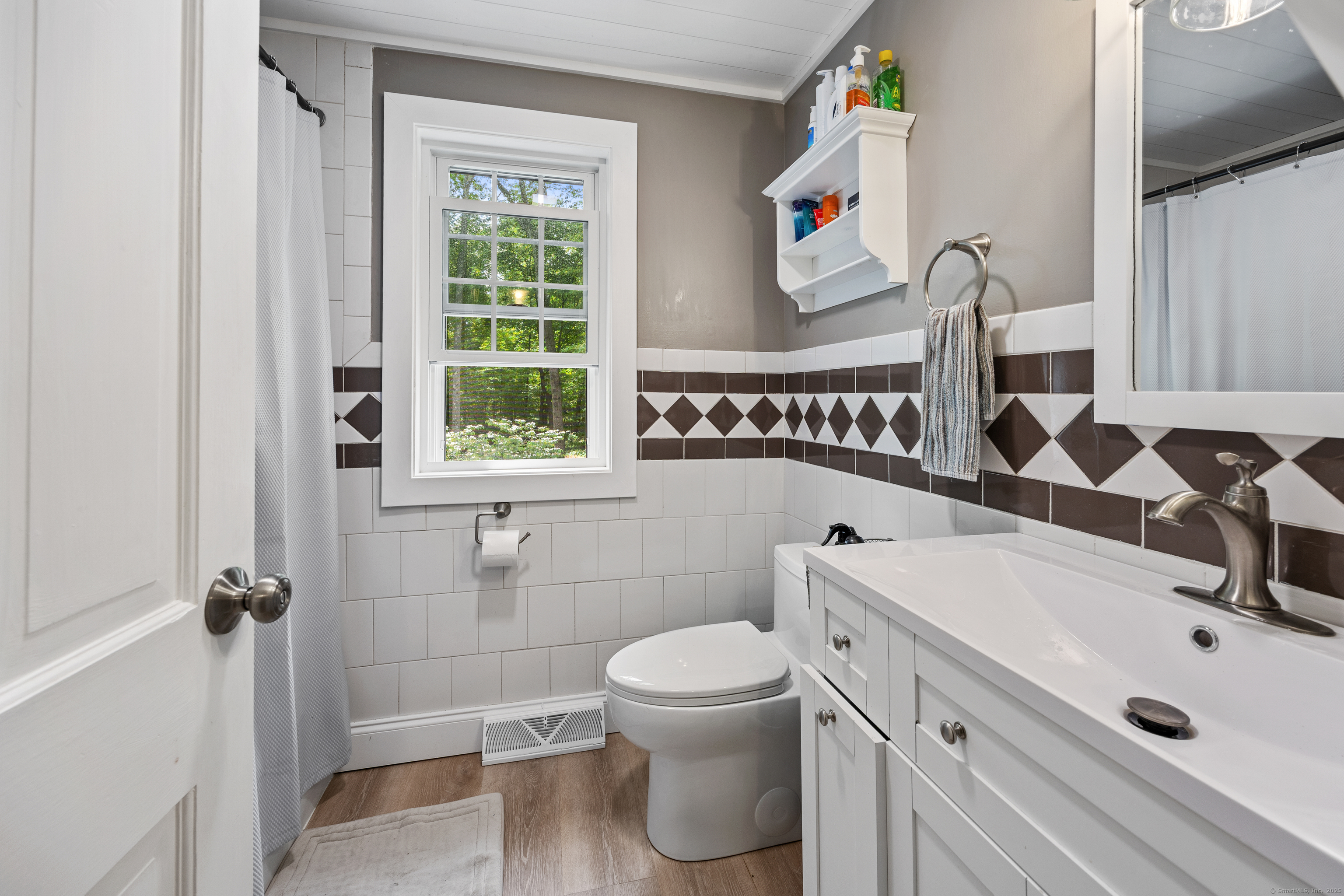 198 Towpath Lane, Cheshire, Connecticut image 24