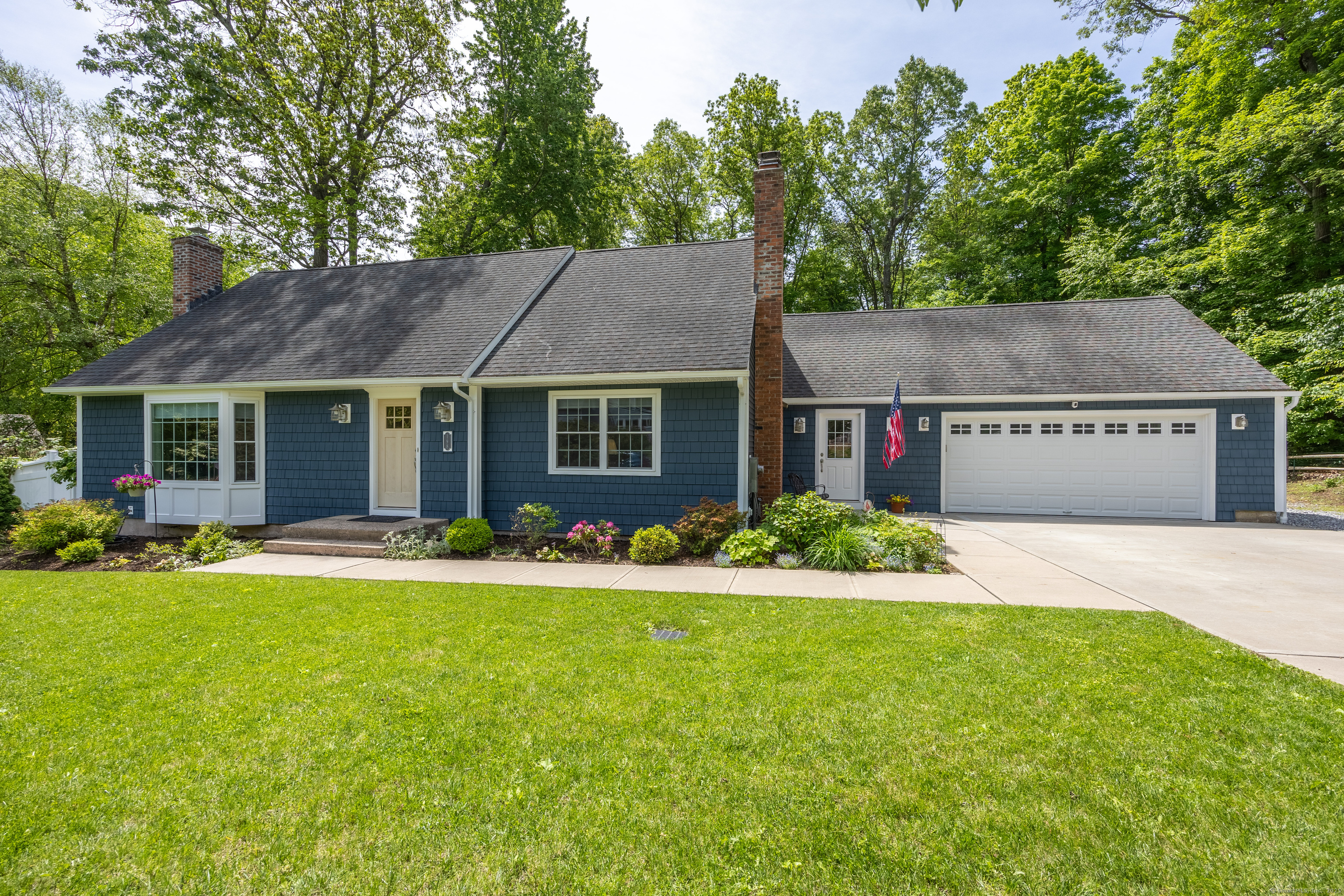 198 Towpath Lane, Cheshire, Connecticut image 1
