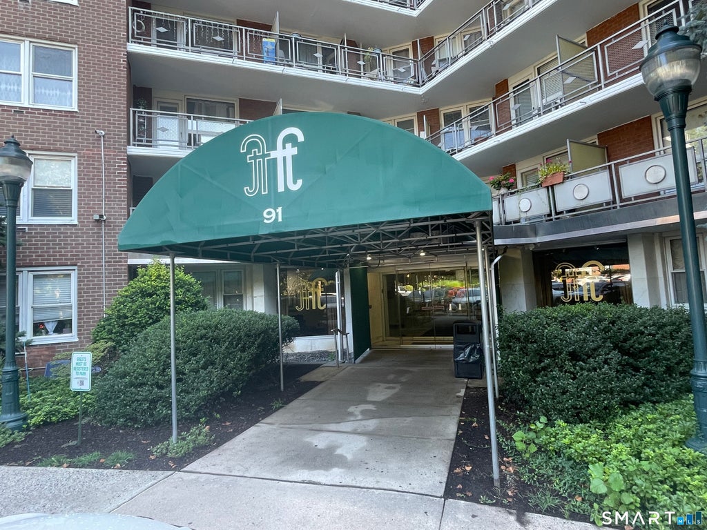 Photo of 91 Strawberry Hill Avenue #424, Stamford, CT 06902 (MLS # 24208415)