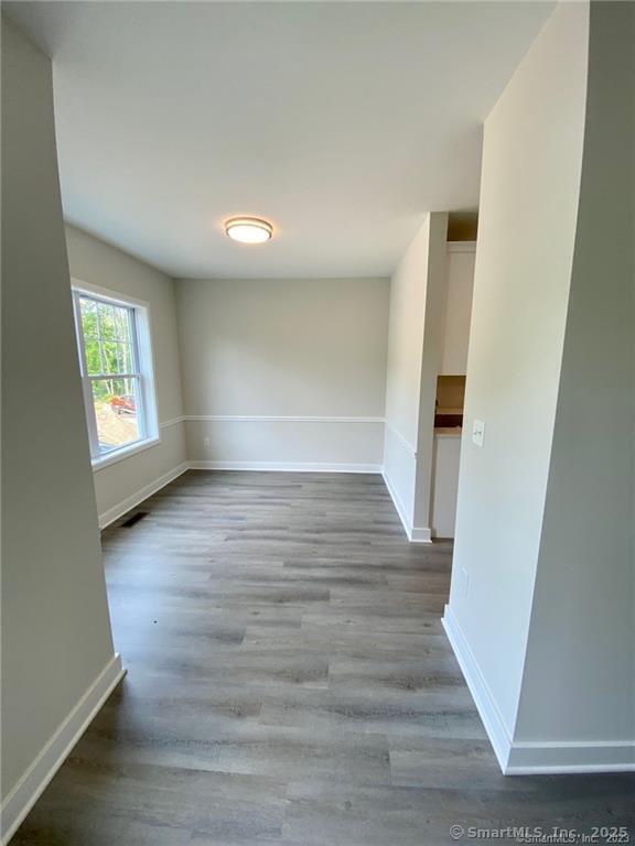 Newtown, Connecticut 06482, United States, 2 Bedrooms Bedrooms, ,2 BathroomsBathrooms,Residential,Pending,210671