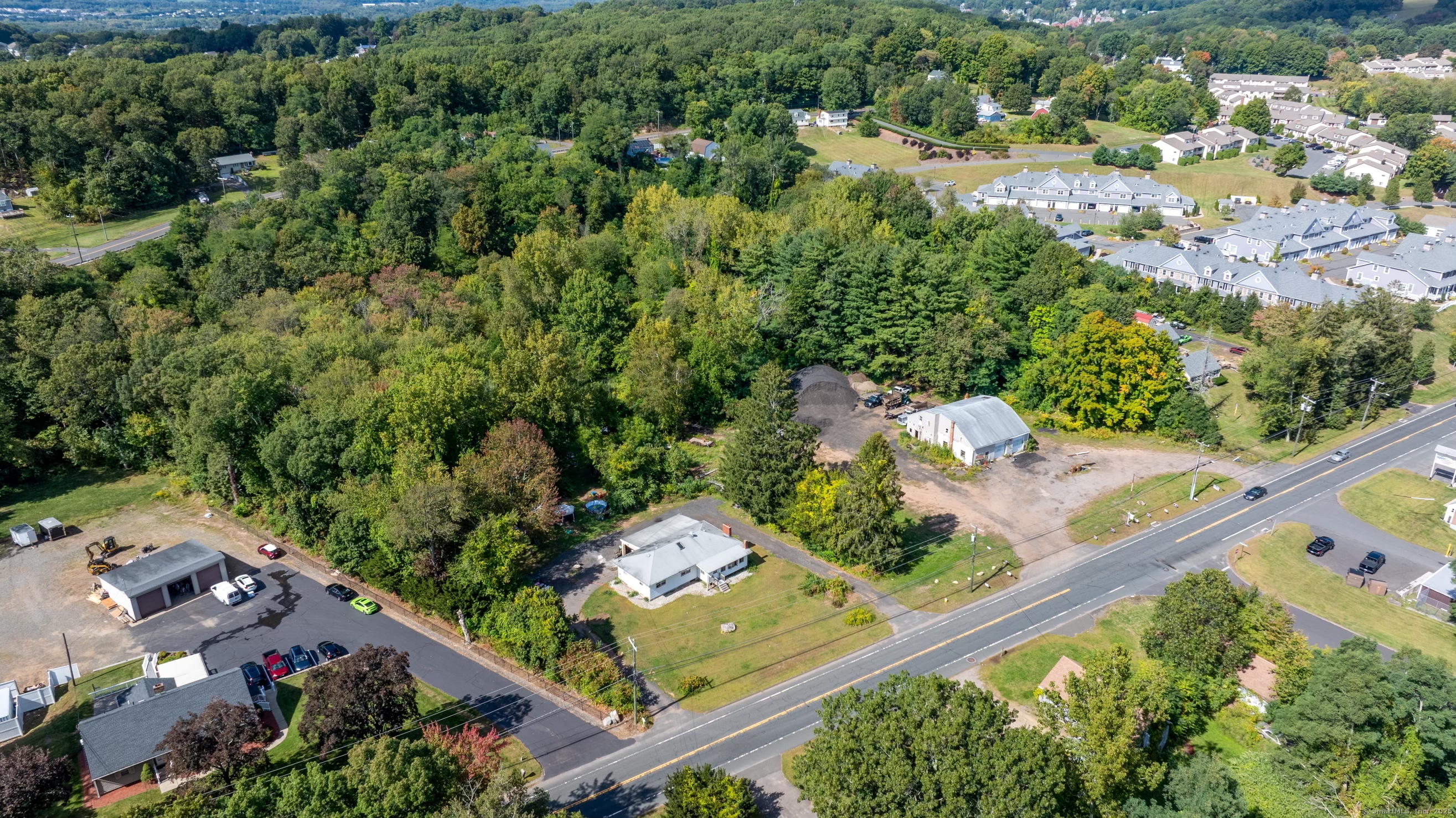 985 Hartford Turnpike