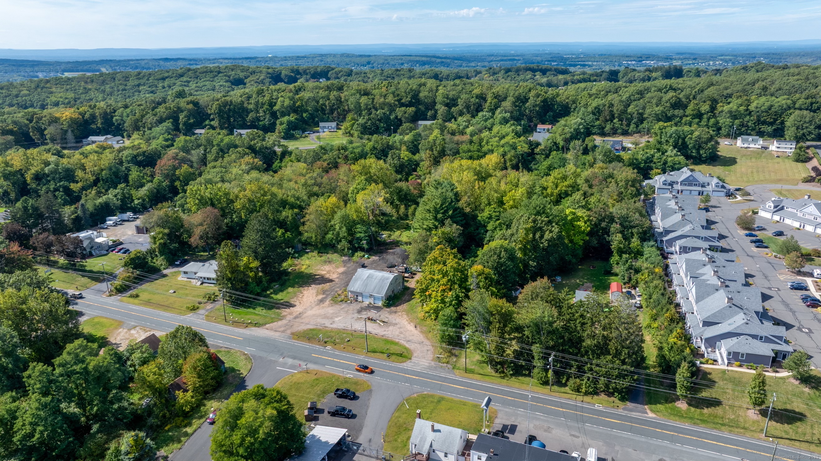 985 Hartford Turnpike