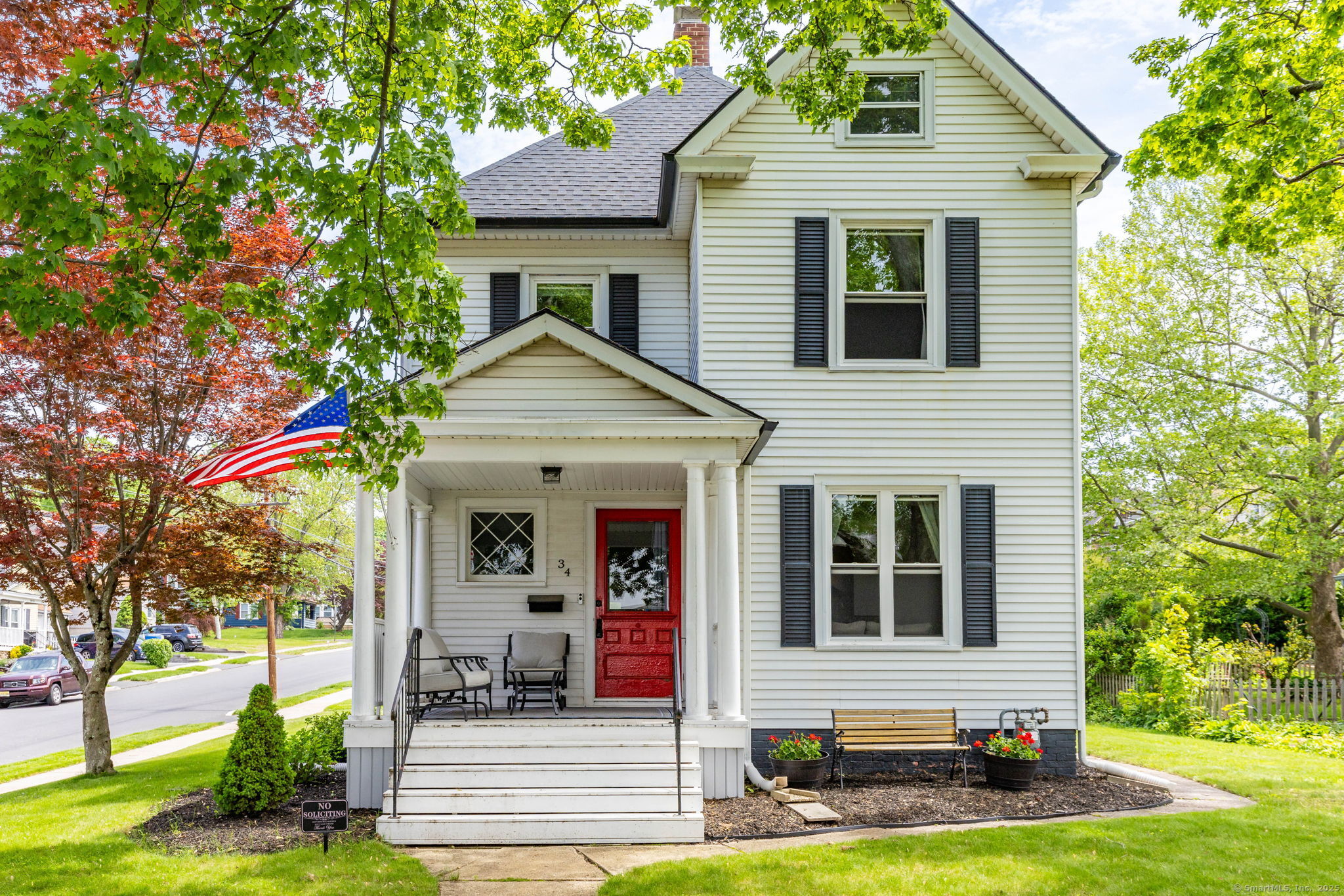 Stewart Street, Bristol, Connecticut - 3 Bedrooms  
2 Bathrooms  
7 Rooms - 