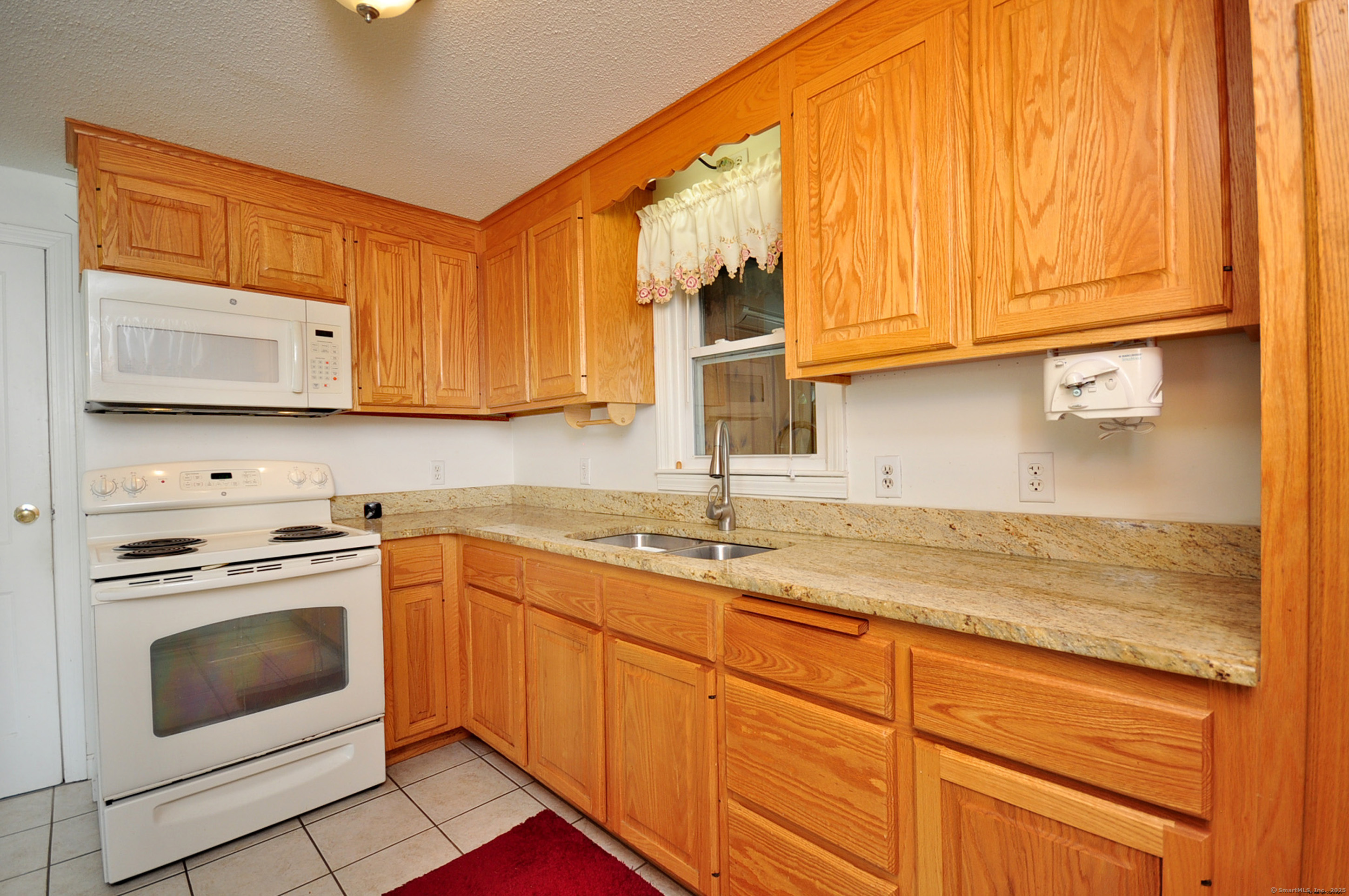 9 Larch Drive, East Granby, Connecticut image 8