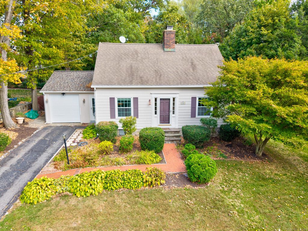 Photo of 146 Richardson Drive, Middlebury, CT 06762 (MLS # 24127393)