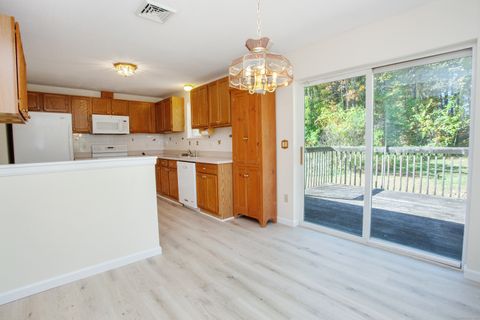 Tiny photo for 463 Tunxis Avenue, Bloomfield, CT 06002 (MLS # 24133813)
