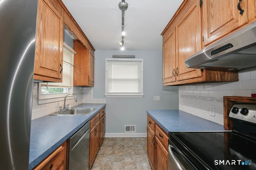 251 Gillette Road