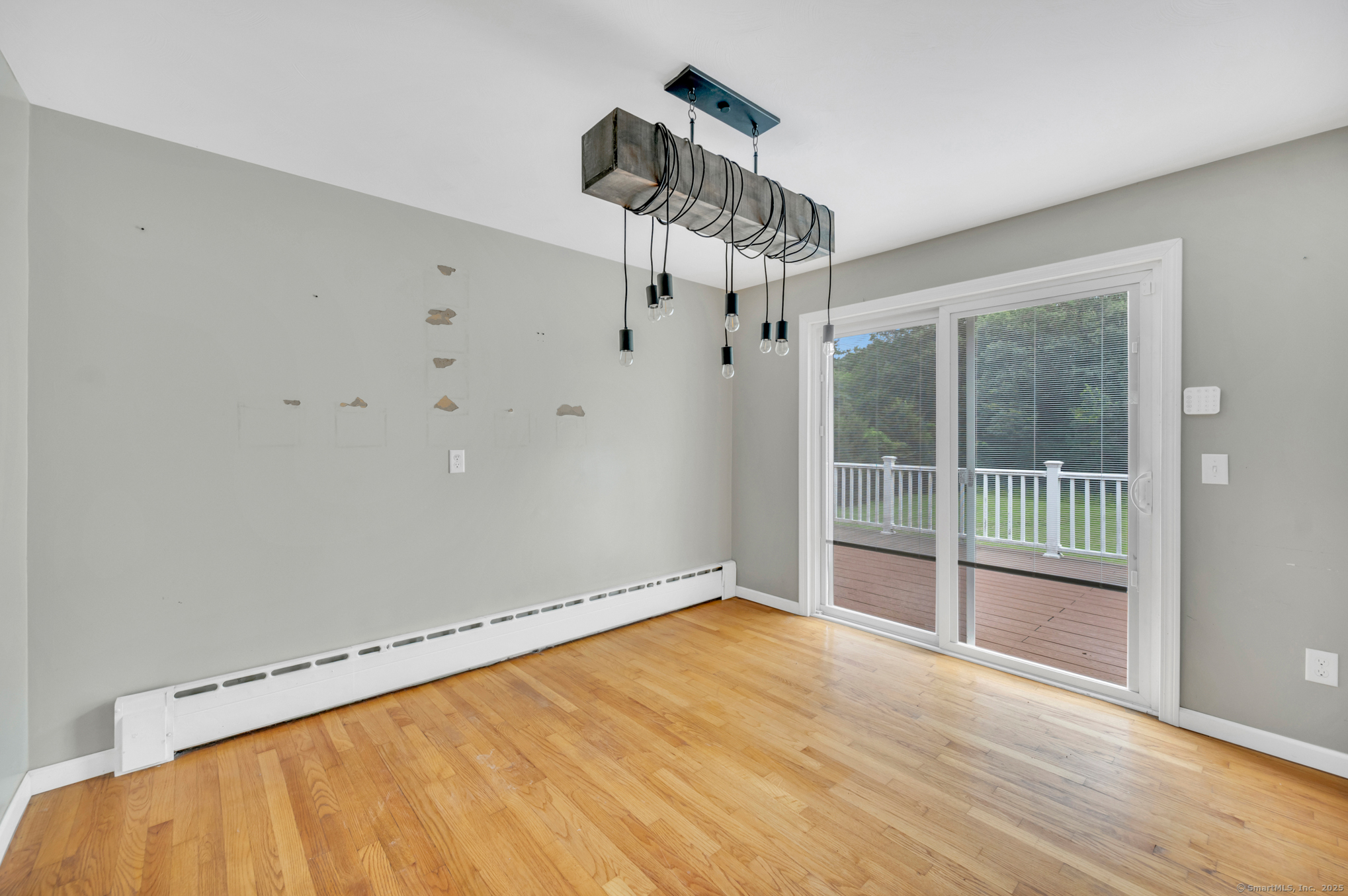 Middletown, Connecticut 06457, United States, 3 Bedrooms Bedrooms, ,2 BathroomsBathrooms,Residential,Coming Soon,165174