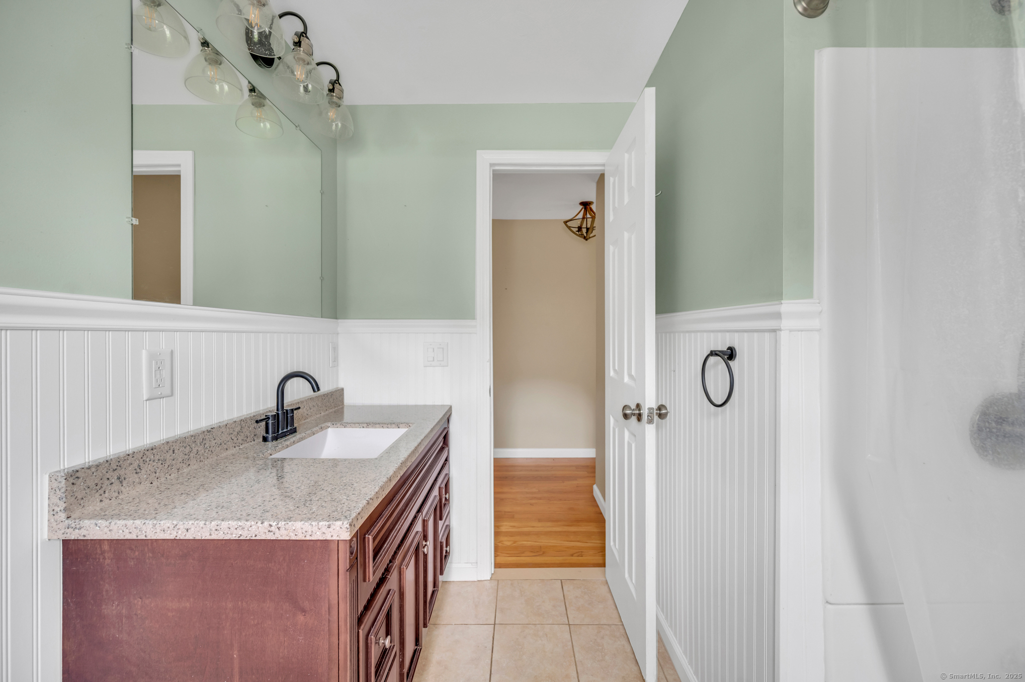 Middletown, Connecticut 06457, United States, 3 Bedrooms Bedrooms, ,2 BathroomsBathrooms,Residential,Coming Soon,165174