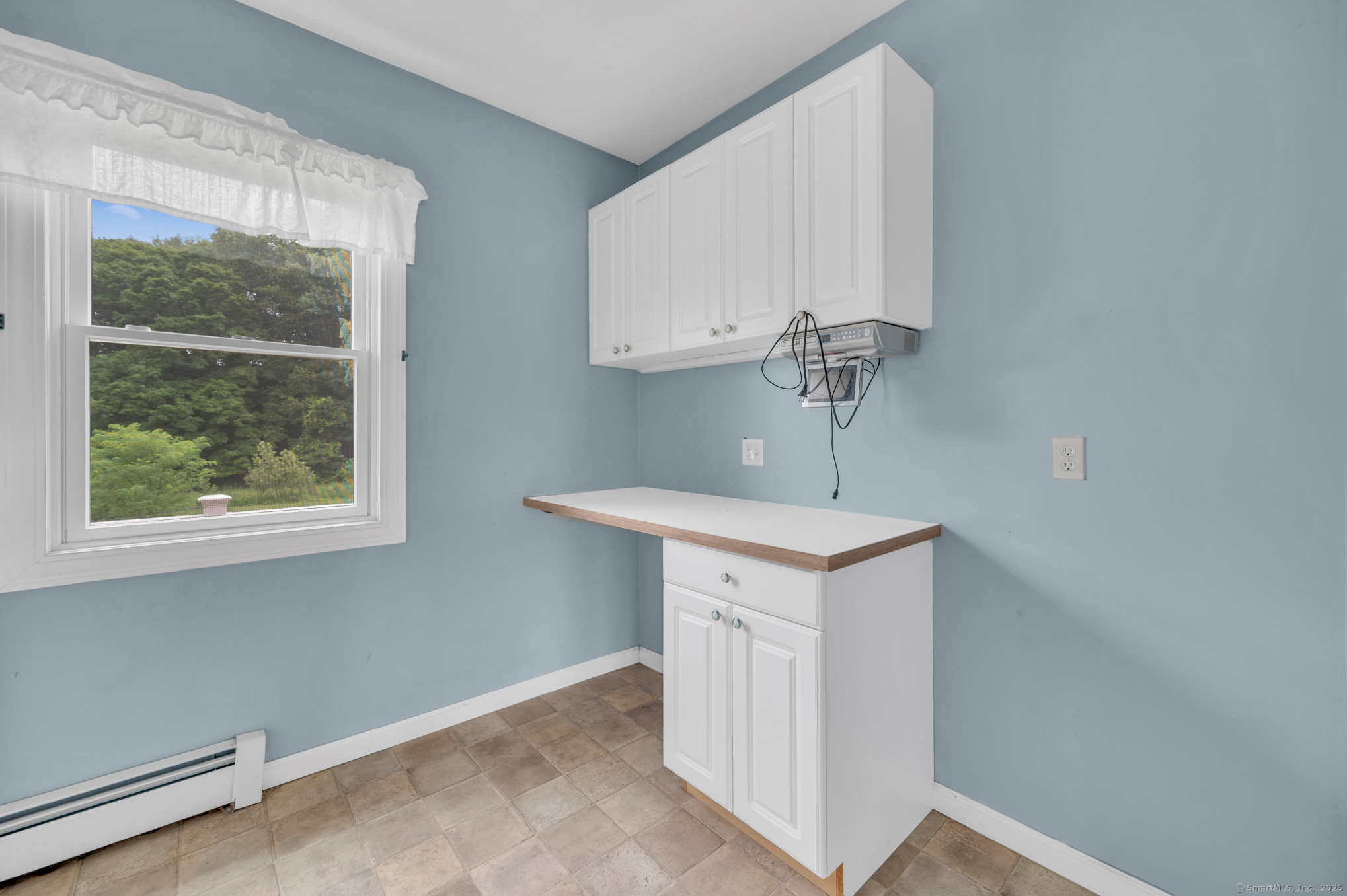 Middletown, Connecticut 06457, United States, 3 Bedrooms Bedrooms, ,2 BathroomsBathrooms,Residential,Coming Soon,165174