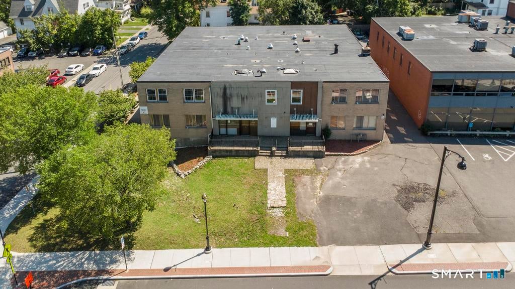621 Farmington Avenue