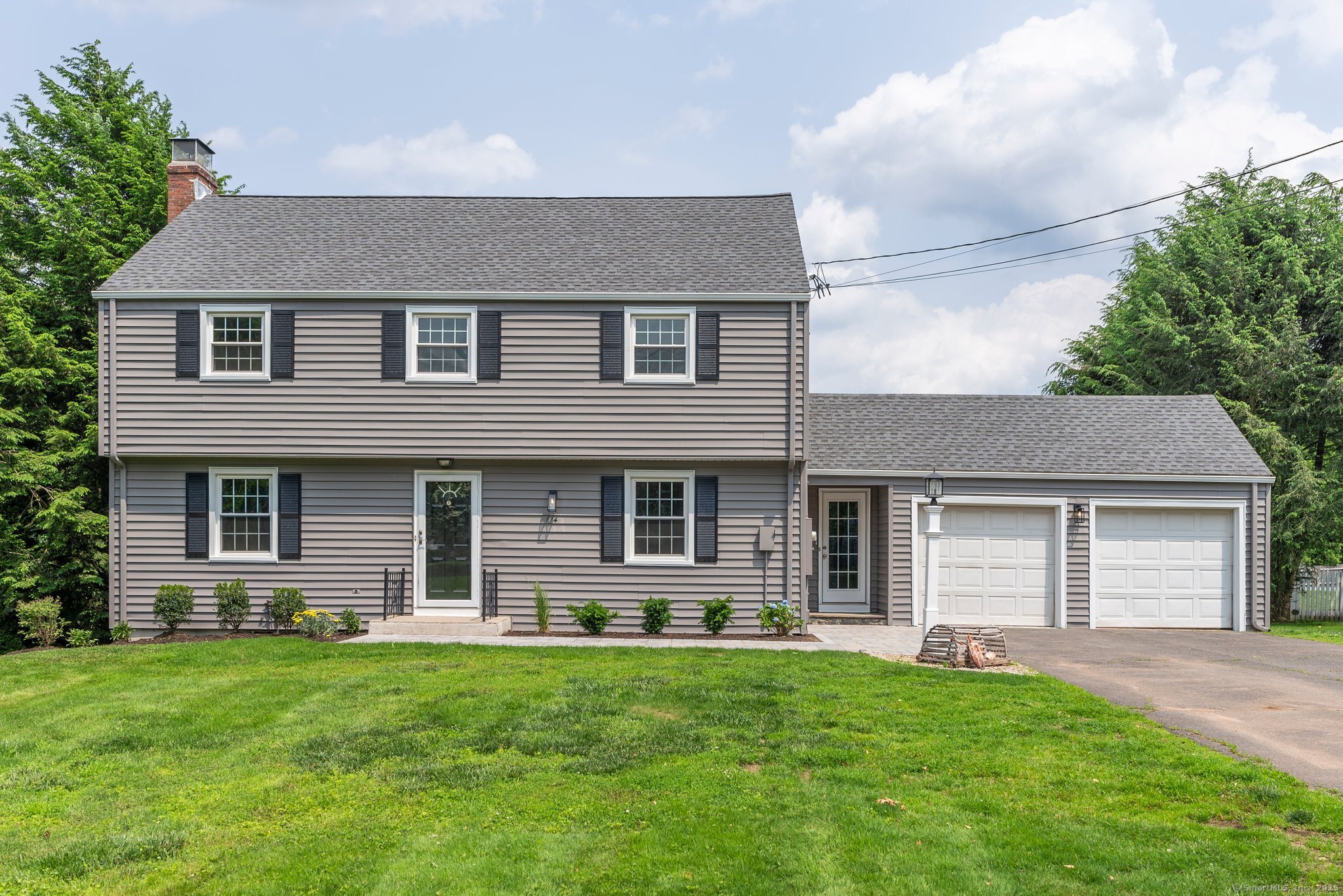 Property for Sale at Boulter Road, Wethersfield, Connecticut - Bedrooms: 4 
Bathrooms: 2 
Rooms: 8  - $488,888