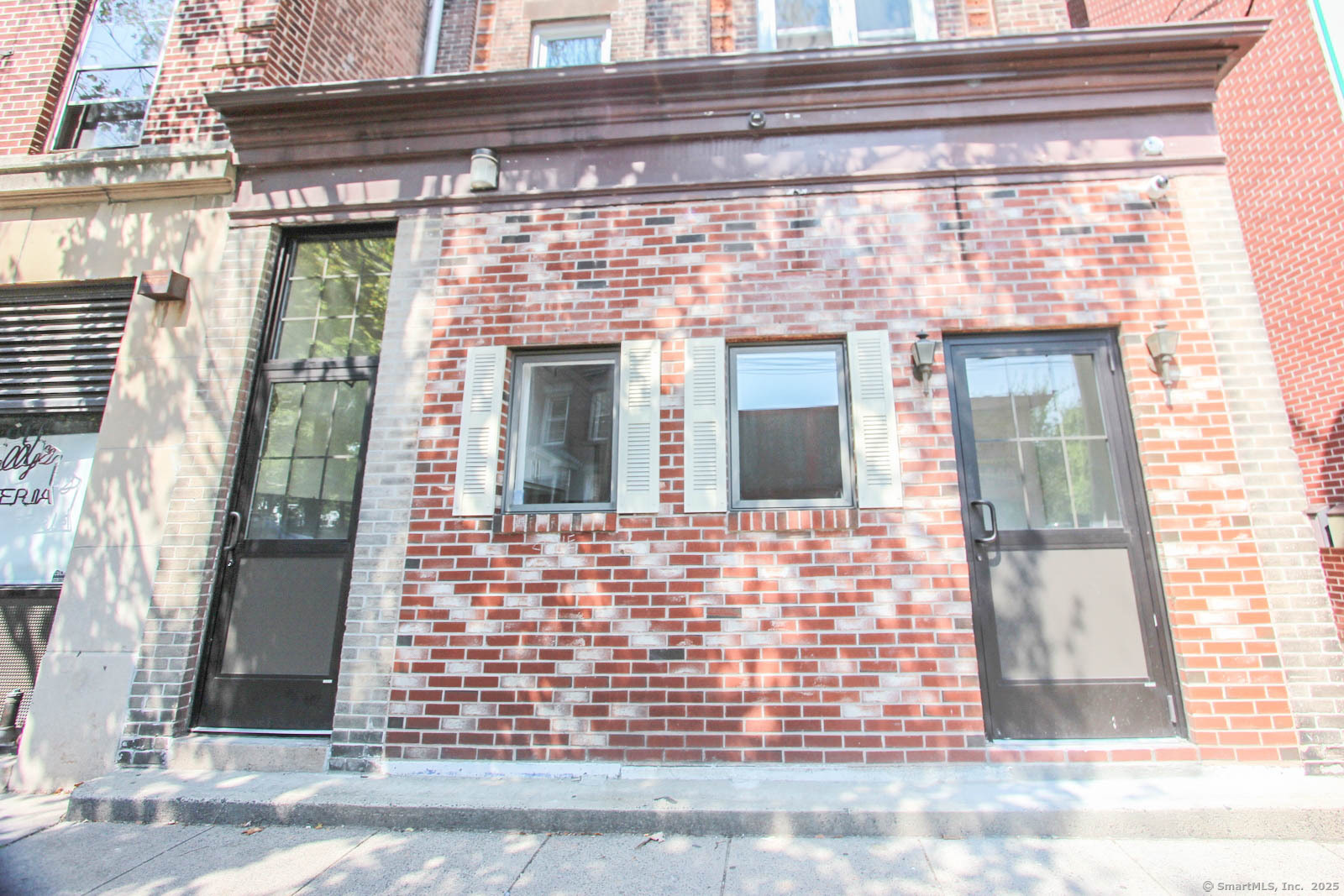 Rental Property at Wooster Street 1F, New Haven, Connecticut - Bedrooms: 1 
Bathrooms: 1 
Rooms: 3  - $1,950 MO.