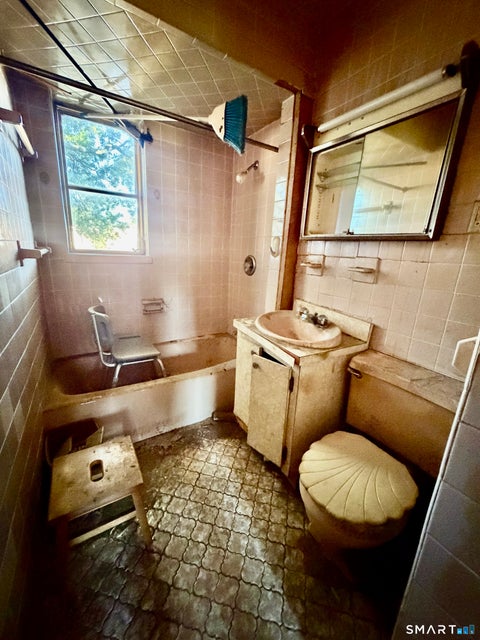 Tiny photo for 28 Court B #Building 21, Bridgeport, CT 06610 (MLS # 24212723)