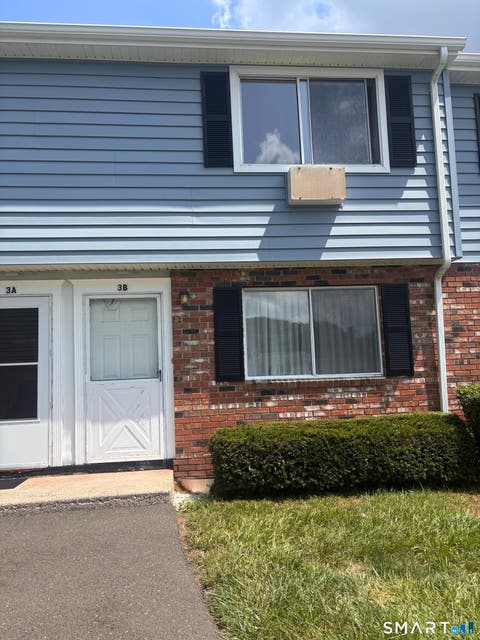 Condo For Rent - 461 Spring Street #3B<br/> Naugatuck, CT 06770
