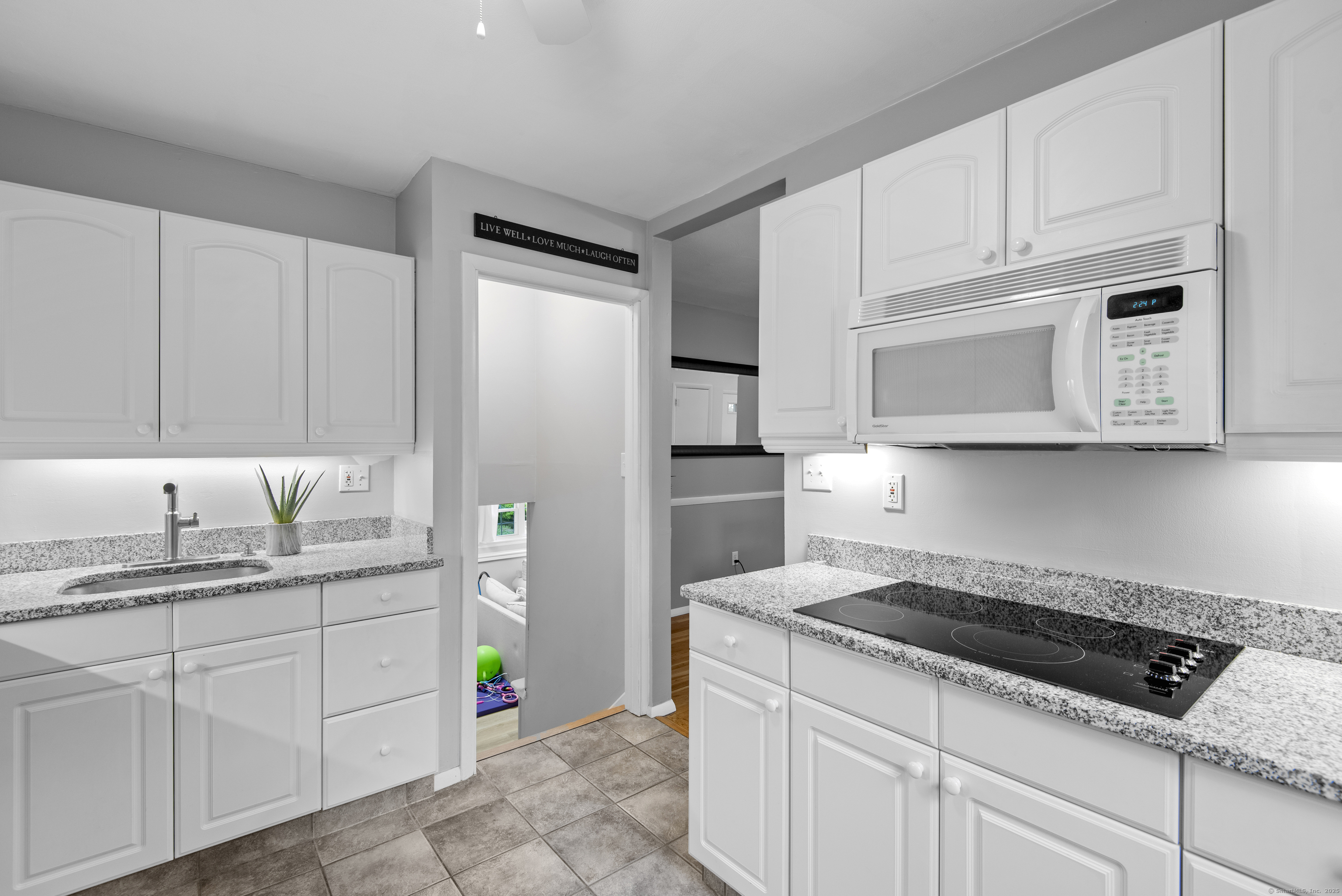 10 Paugusett Road, Newtown, Connecticut image 12