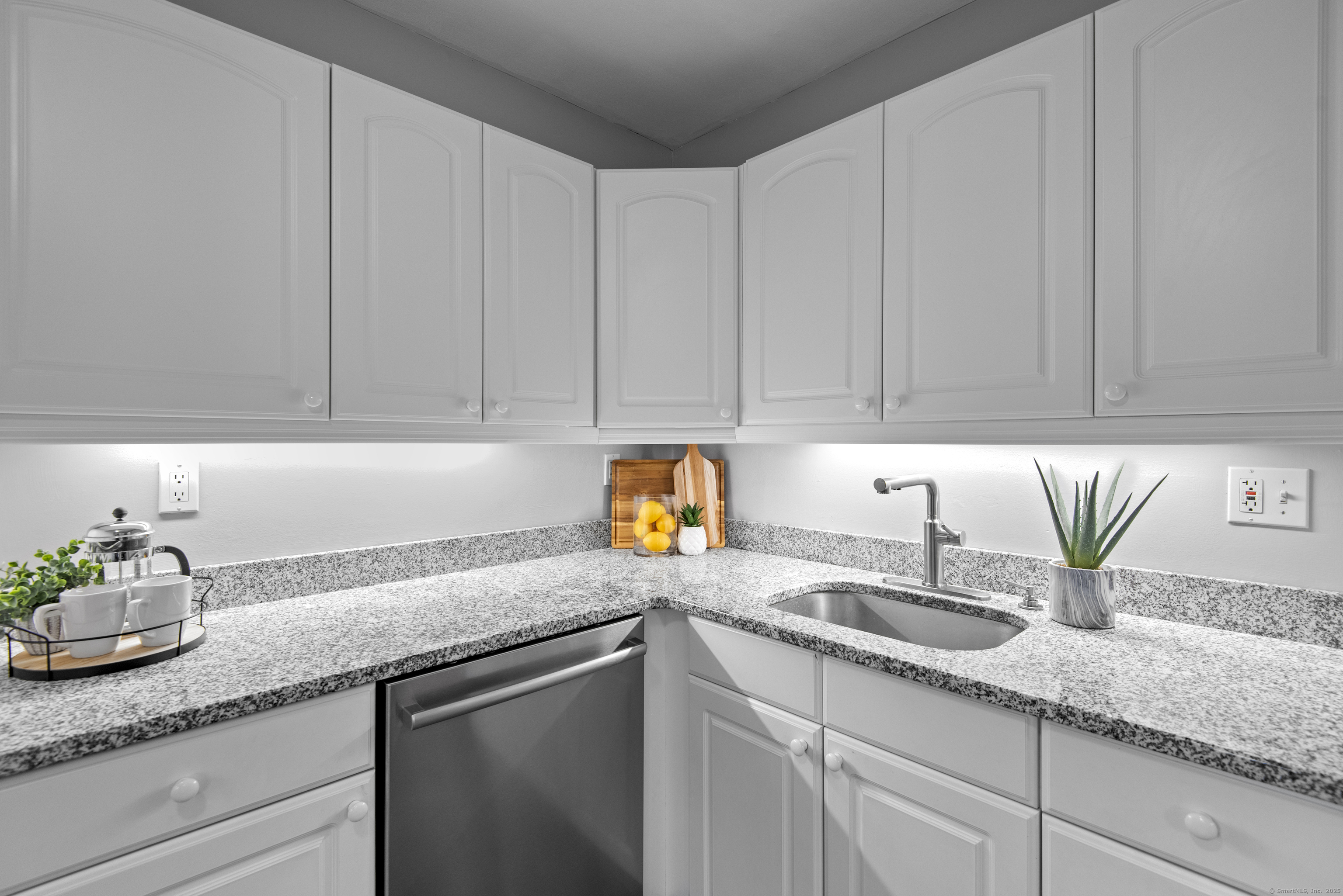 10 Paugusett Road, Newtown, Connecticut image 11