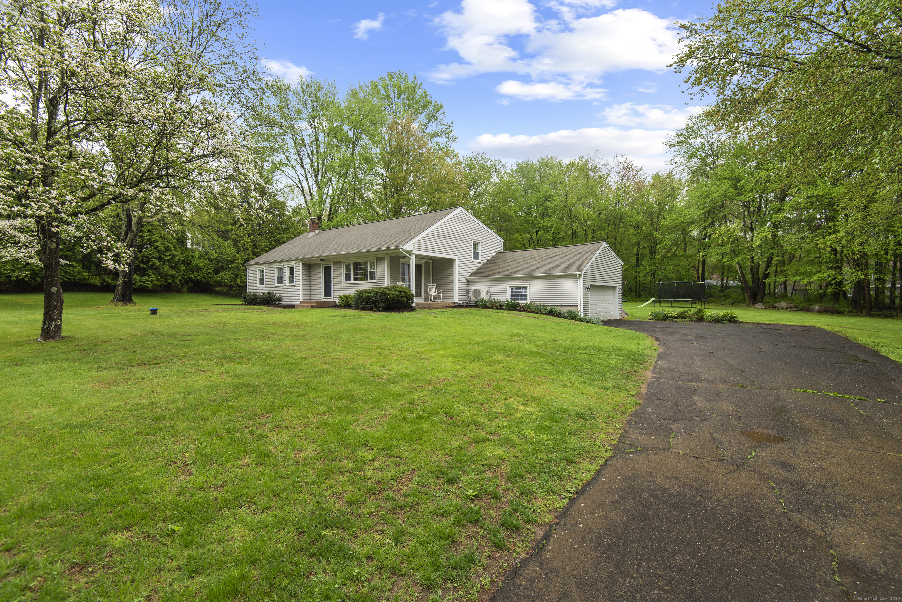 10 Paugusett Road, Newtown, Connecticut image 1